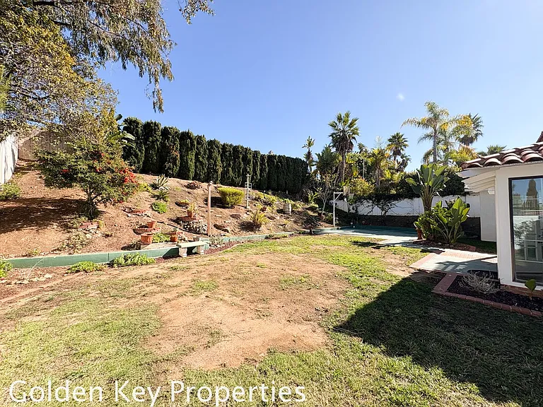 2475 Unicornio St — Photo 38