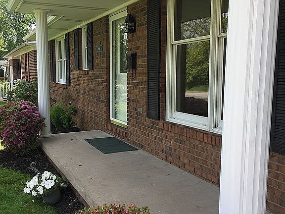 2nd image of 906 Sheffield Dr