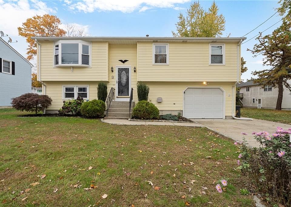 1st image of 16 Sweet Hill Dr