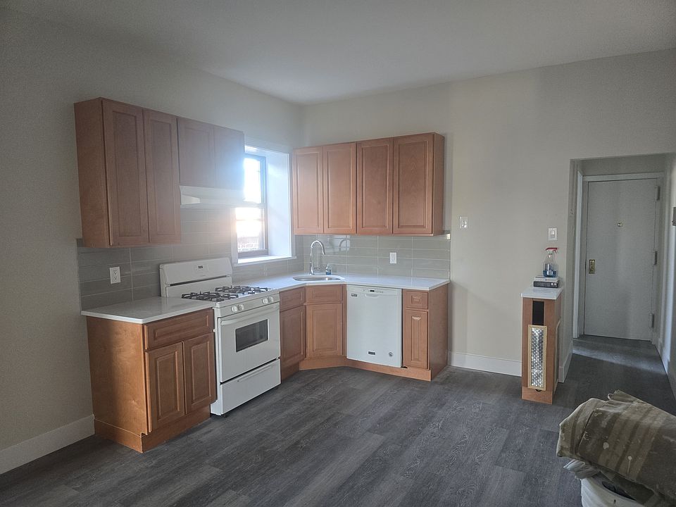 1st image of 6521 14th Ave #10