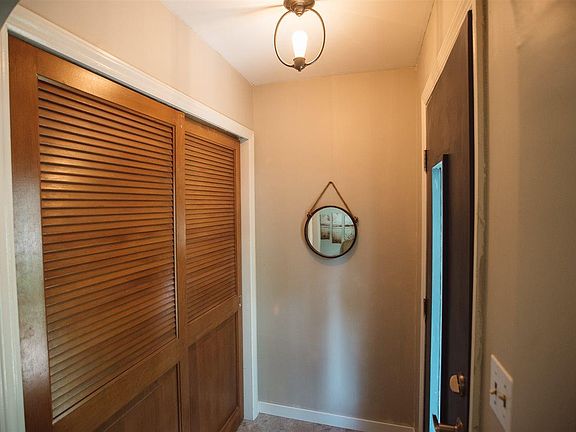 4th image of 541 Belmont Dr