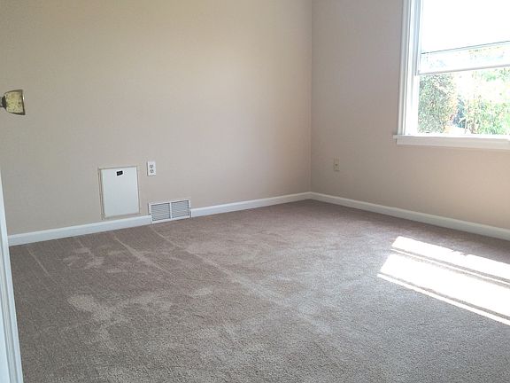 3rd image of 7808 S Park Ave