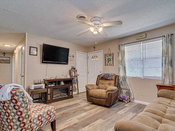 5th image of 127 Fornum Drive