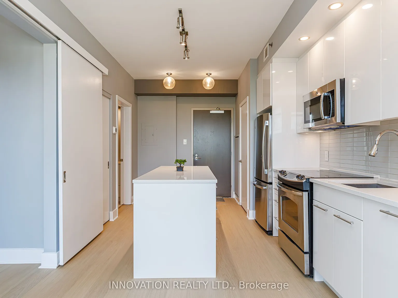 1 bed, $2,100 — Photo 4