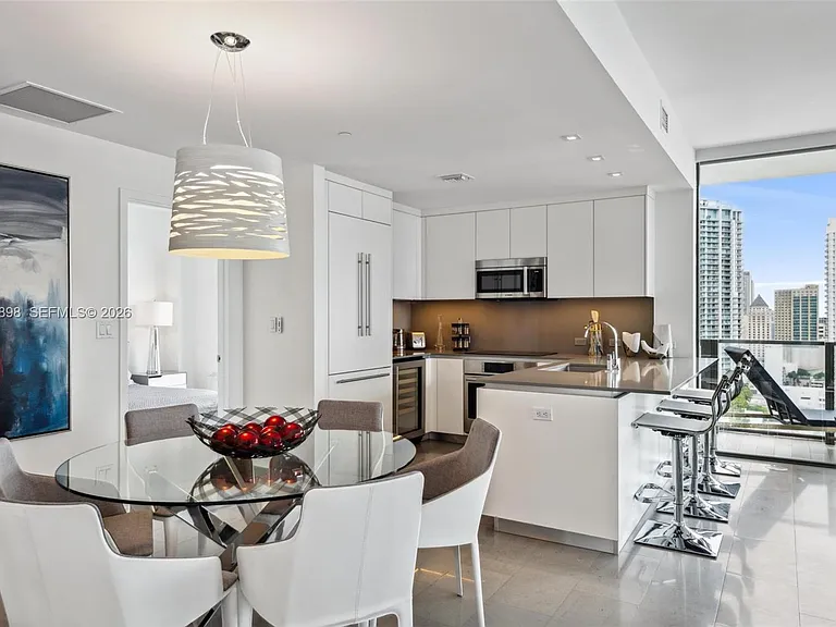 88 SW 7th St #2111 — Photo 11