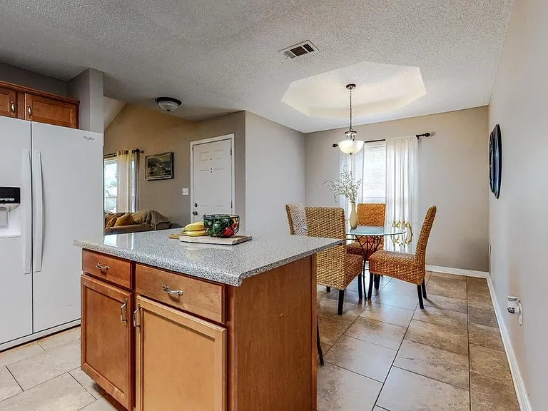1054 Northview Dr — Photo 40