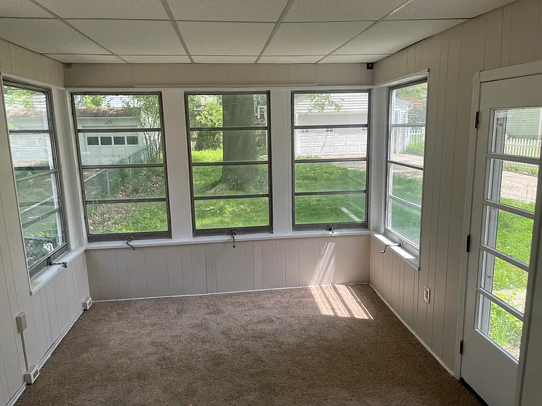 1031 Pennfield Rd — Photo 4
