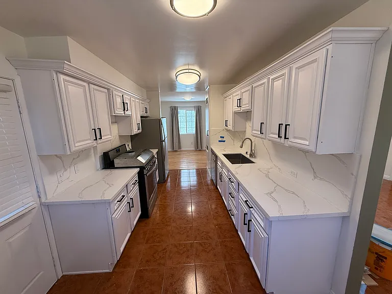 2446 S Centinela Ave — Photo 17