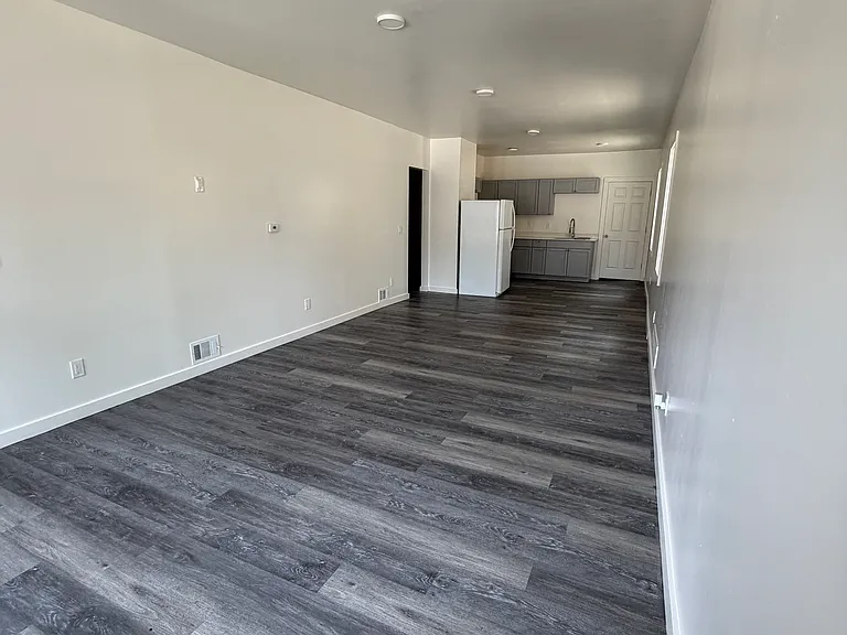 4557 Seebaldt St — Photo 5