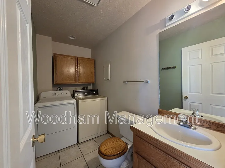 111 Pondera Ave #B — Photo 7