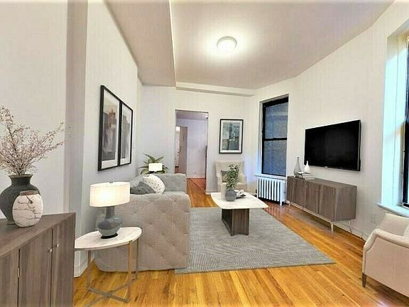 3rd image of 210 E 87th St APT 2b