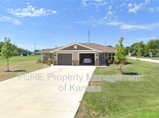 415 S Prospect Pl, Burlingame, KS 66413
