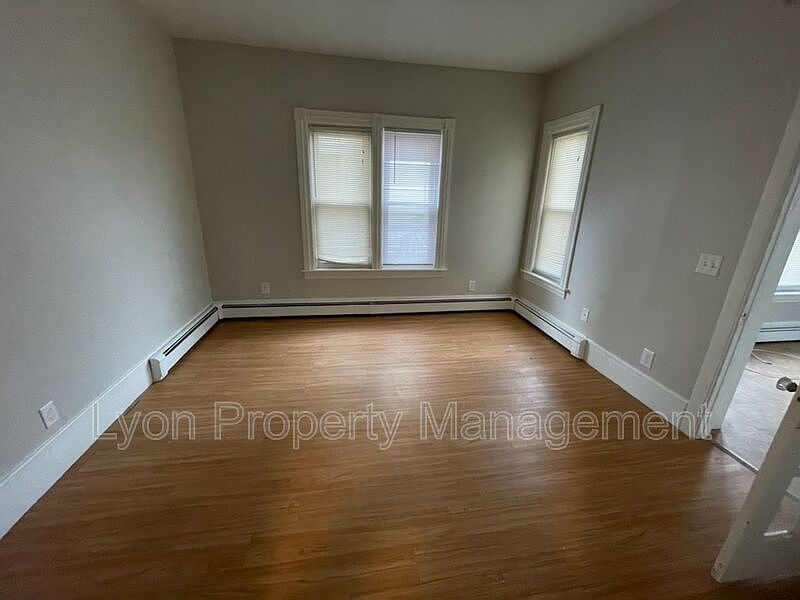 2nd image of 32 Baxter St Unit 1L