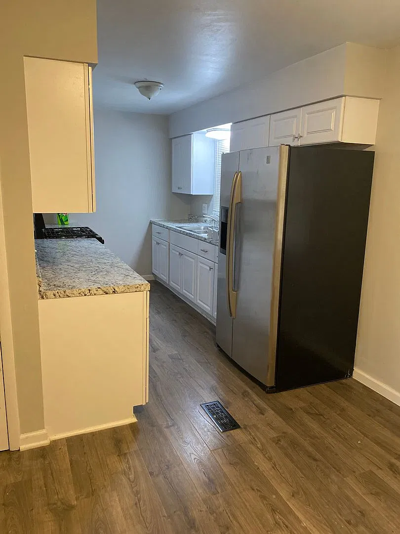 3 bedroom single family home with huge bonus room! — Photo 3