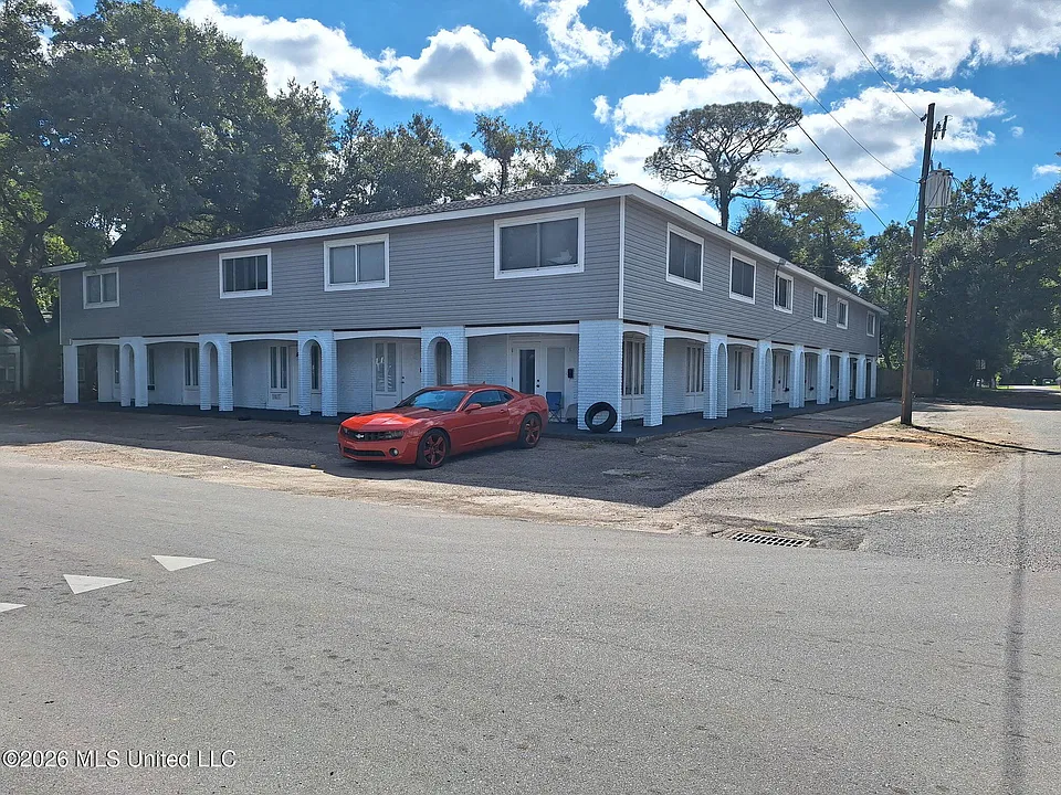 511 32nd St #26