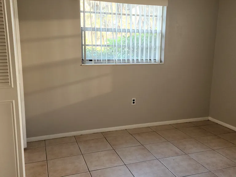10820 Margaret Dr — Photo 18