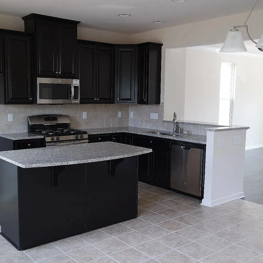 4 bed, 4.5 bath, 2213 sqft, $2,390 — Photo 3