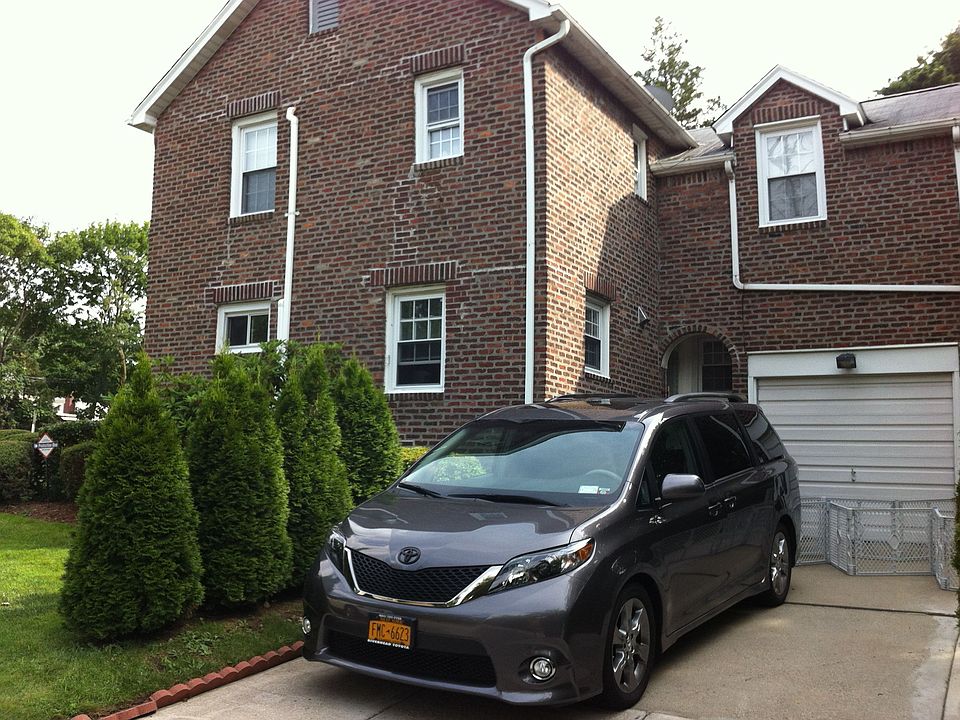 2nd image of 100 Horace Harding Blvd