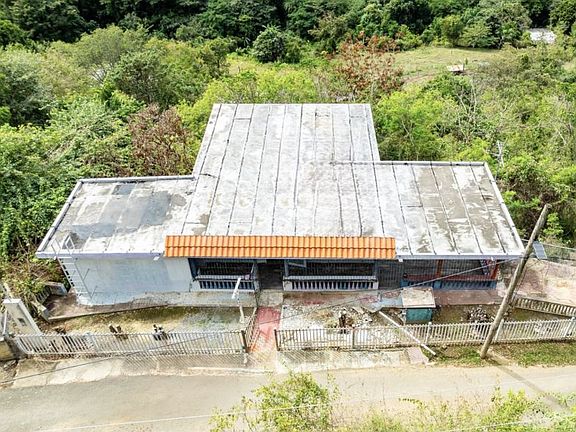 3rd image of Parc Rayo Guaras Calle Sierra #33