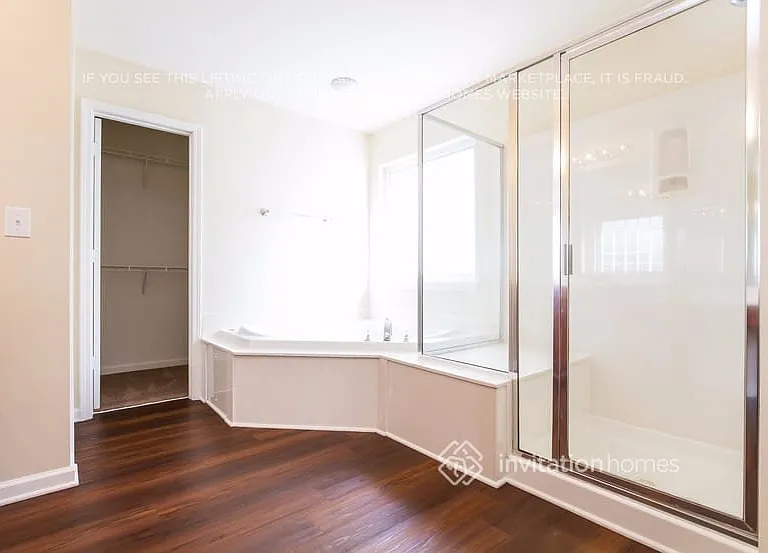9834 Edinburgh Ln — Photo 18