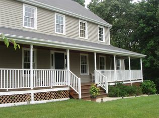 17 Poppy Ln, East Lyme, CT 06333