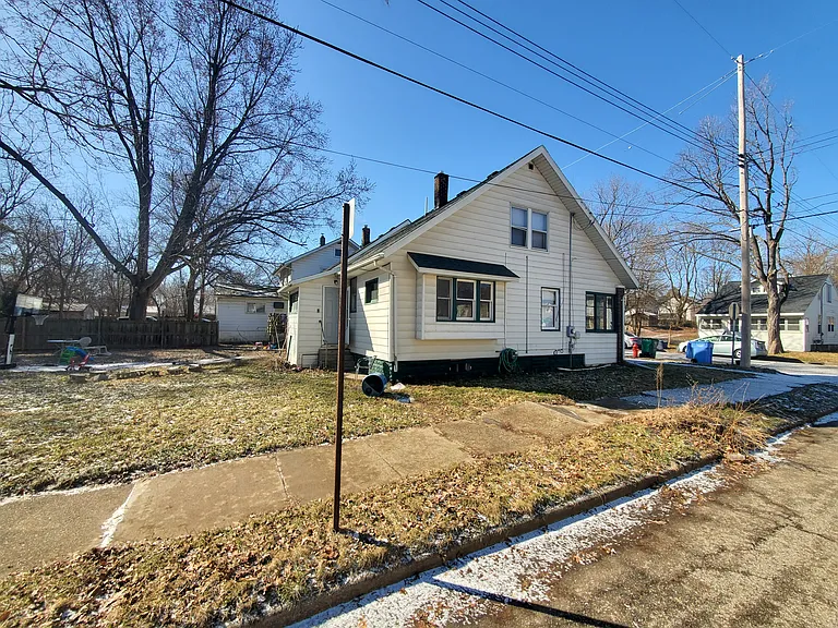 601 Lathrop St — Photo 8