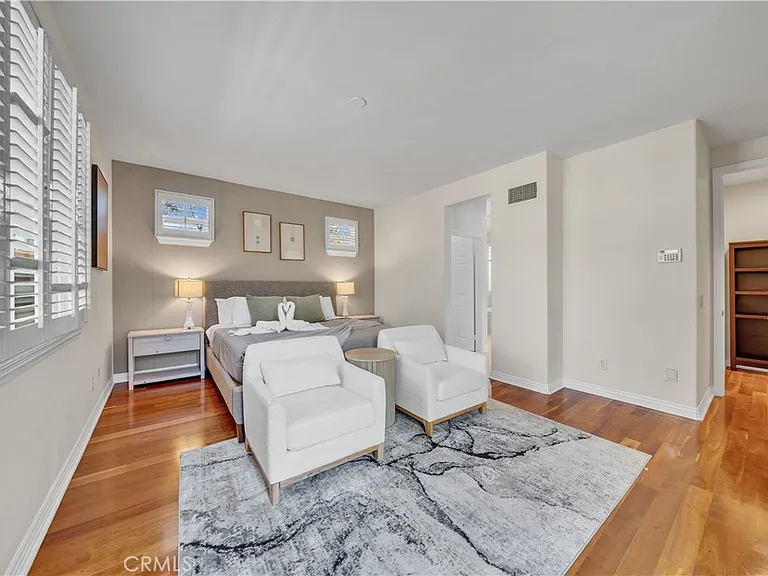 17 Riveroaks — Photo 10