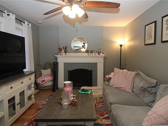 3rd image of 2814 Renick St