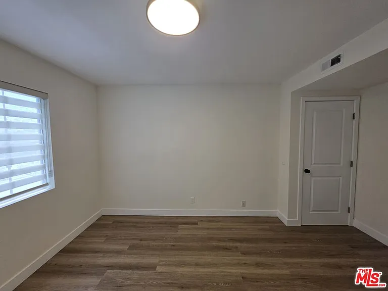 535 W 4th St #110 — Photo 22