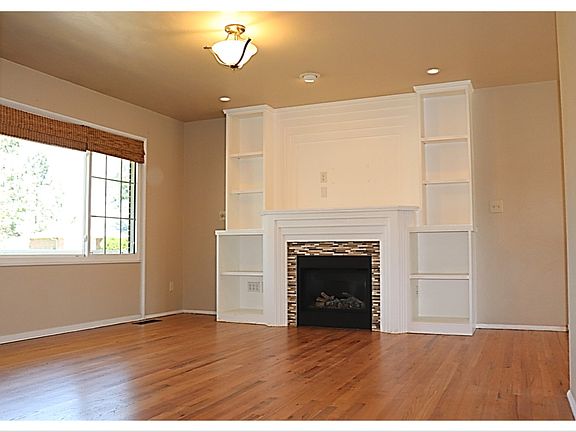 3rd image of 1522 28th Avenue Pl