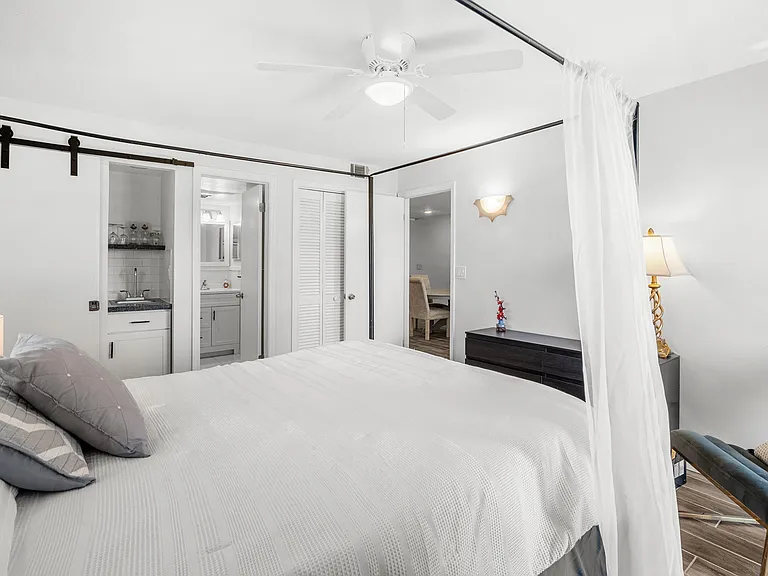 1318 S Miramar Ave #208 — Photo 16
