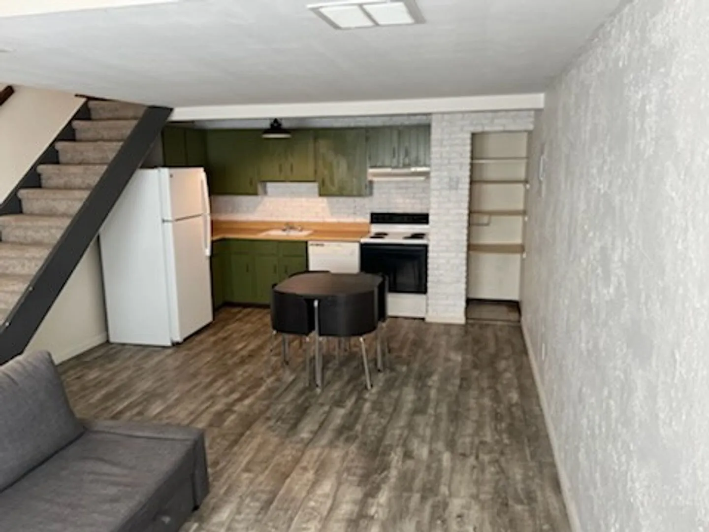 1BD 1BTH Townhouse near Belmar — Photo 3