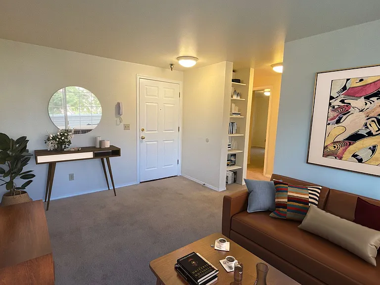 5307 Live Close To University Village And Uw! — Photo 24