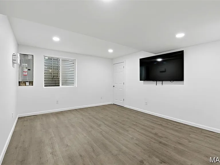 307 Newbridge Way — Photo 15