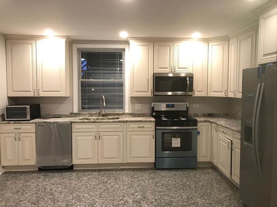 1st image of 4525 N Dover St #3