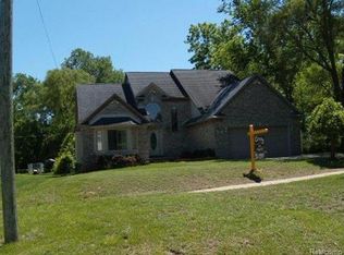 38315 Warren Rd, Westland, MI 48185