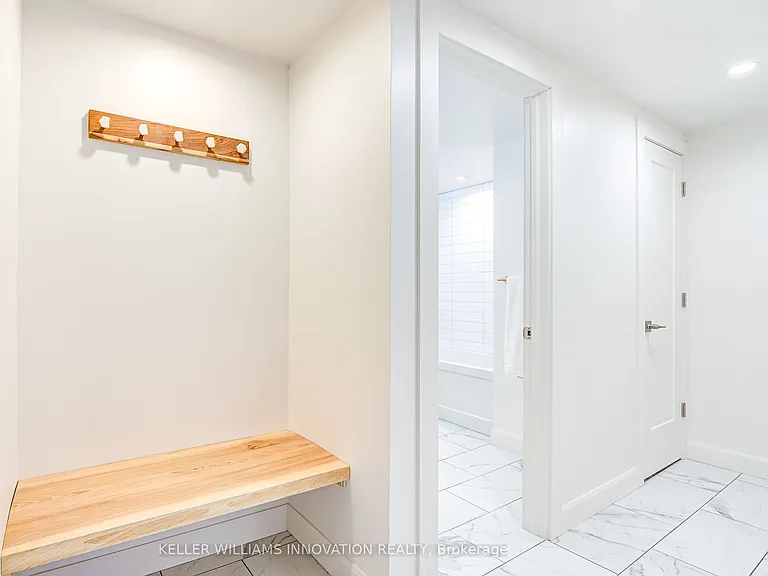 81 Culver Cres #B — Photo 15