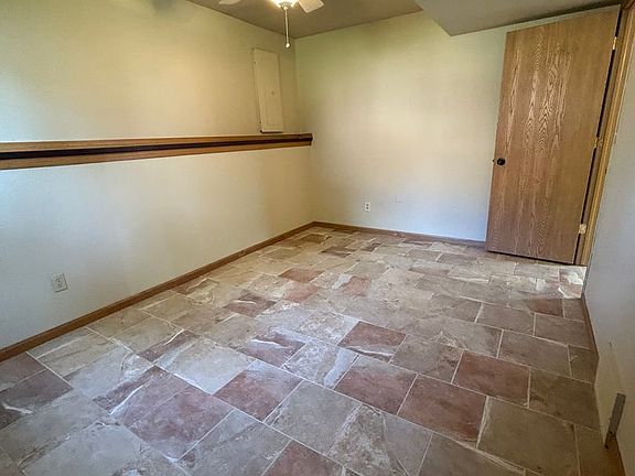 3rd image of 902 Cedar Dr #B