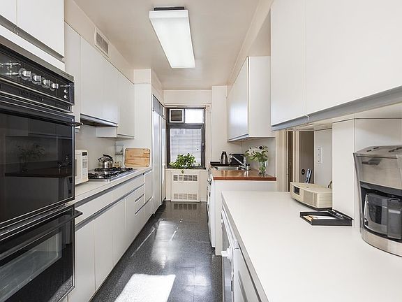 5th image of 50 E 70th St #19C