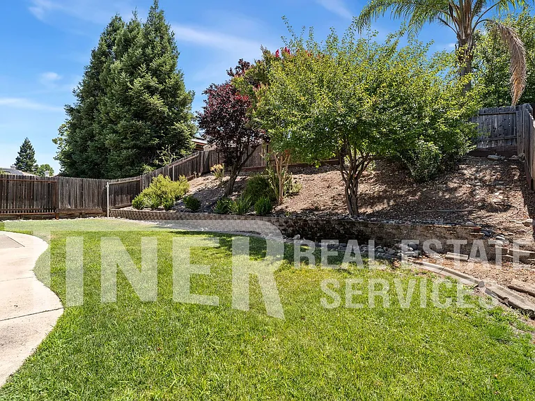1742 Poppy Dr — Photo 22