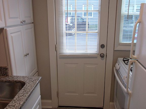3rd image of 3606 Wilson Blvd