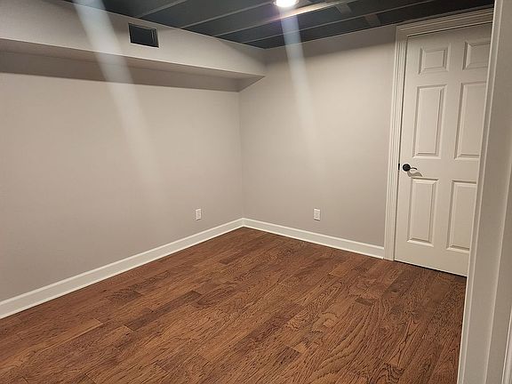 5th image of 8422 Thornhill Dr