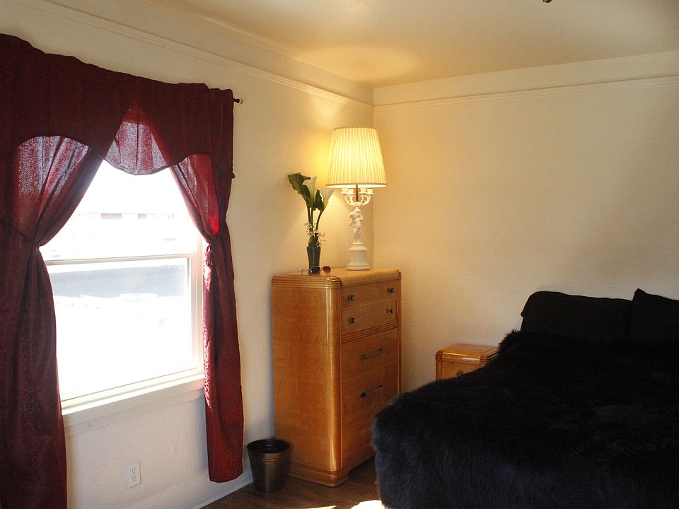 2nd image of 703 A St
