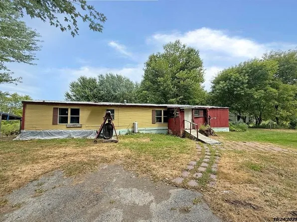 384 Stove Pipe City Road, Panton, VT 05491