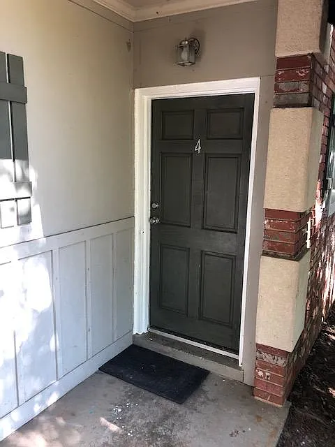 Building Photo - 2018 S Milledge Ave #4