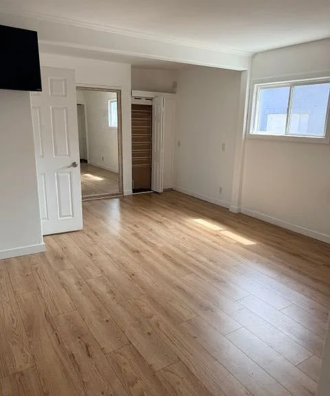 15722 Larch Ave — Photo 5