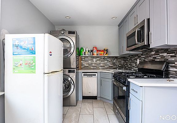 3rd image of 862 E 21st St #1