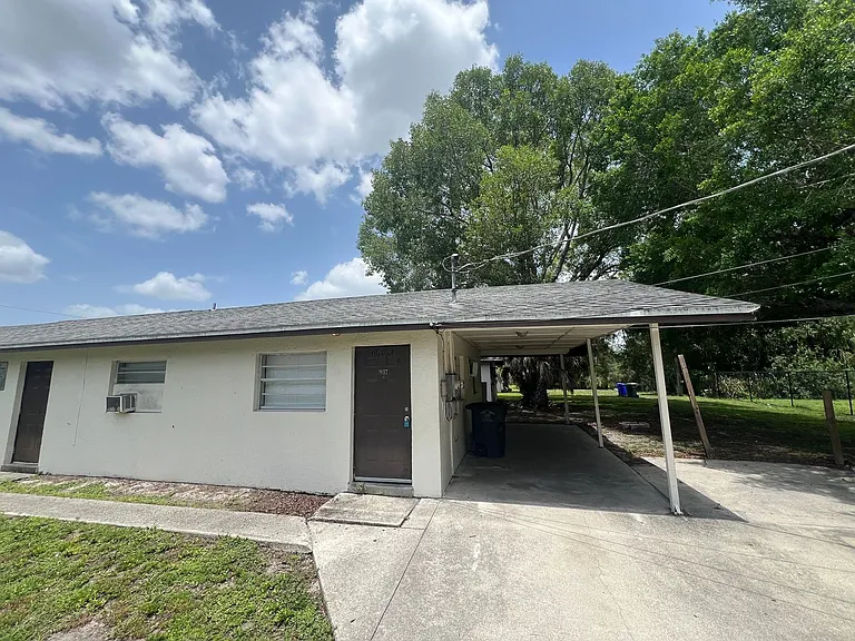 1057 Alderman St — Photo 10