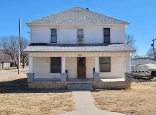 222 N Chestnut St, Beloit, KS 67420