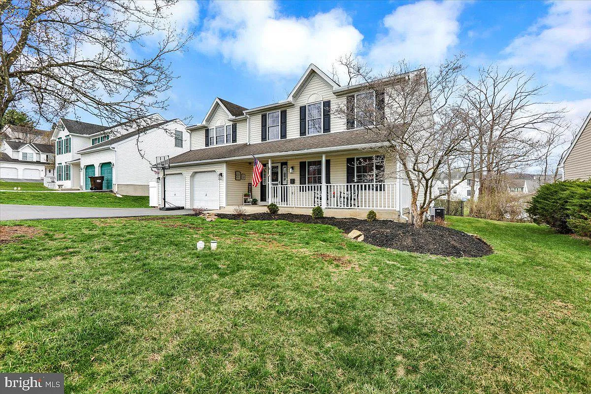 4 Elliot Dr photo 1